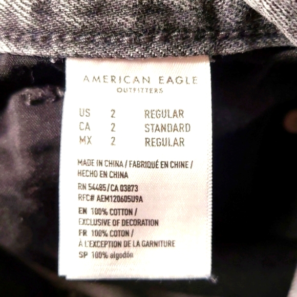 AMERICAN EAGLE 2x26 ACID WASH  GRAFITI DISTRESSED GIRLS ANKL CROPPED MOM JEANS - Picture 6 of 8